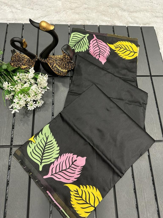 Luxury Lichi Silk Saree Highlighting Timeless Banarasi Art