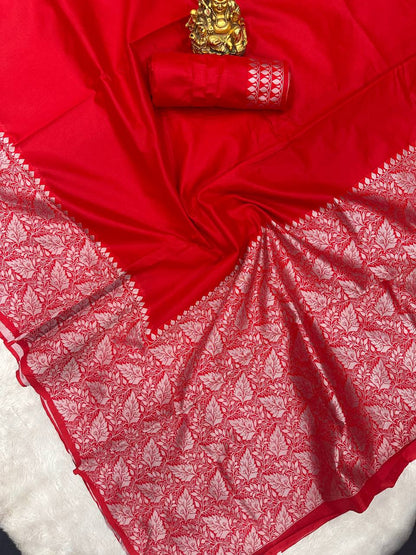 Timeless Banarasi Wedding Saree Featuring Organic Lichi Silk