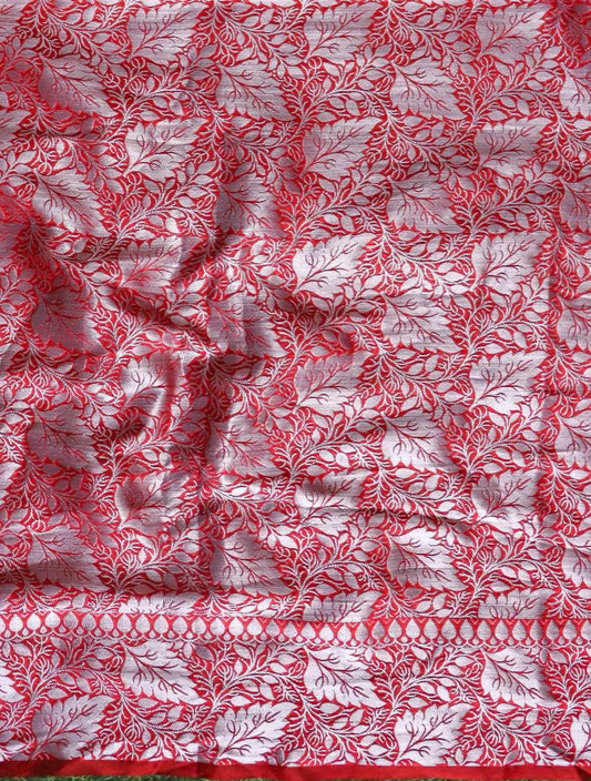 Timeless Banarasi Wedding Saree Featuring Organic Lichi Silk